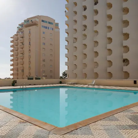 A 50 Metros Da Com Piscina E Estacionamento Appartement Portimão