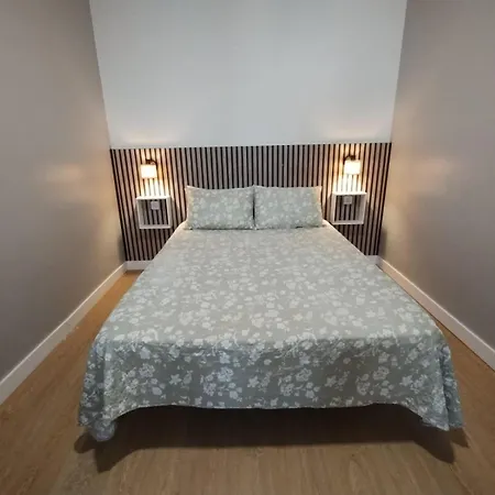 A 50 Metros Da Com Piscina E Estacionamento * Portimao