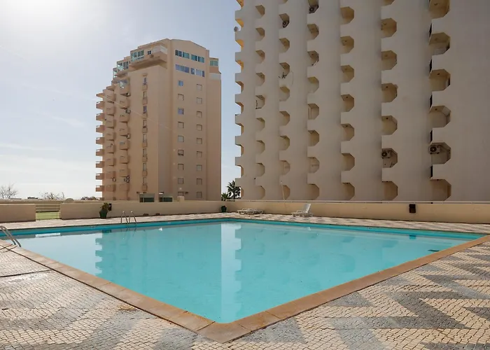 A 50 Metros Da Com Piscina E Estacionamento Apartmán Portimão