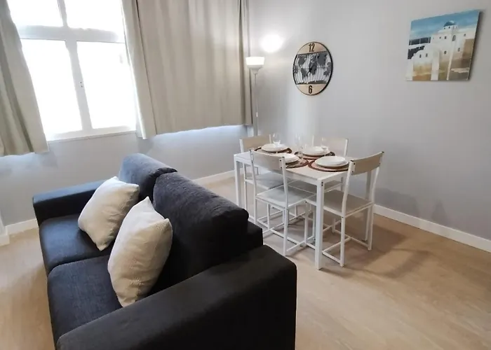 A 50 Metros Da Com Piscina E Estacionamento